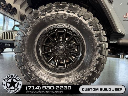 Used 2026 Jeep Wrangler Unlimited Rubicon AWD/4WD image 24