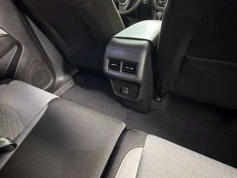 Used 2023 Chevrolet Equinox LS FWD image 30