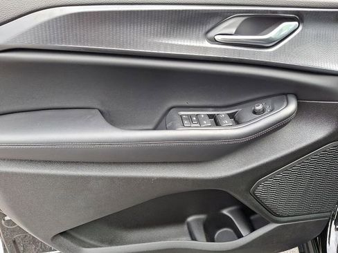 New 2025 Jeep Grand Cherokee L Laredo image 9