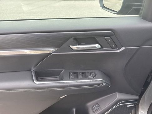 Used 2025 GMC Acadia Elevation image 18