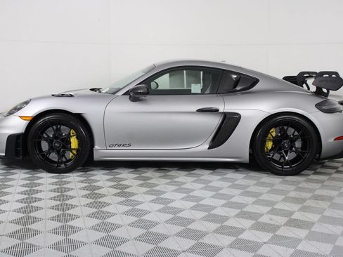 Certified 2025 Porsche 718 Cayman GT4 RS RWD image 2