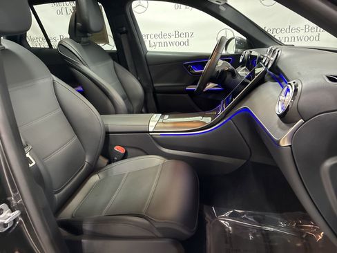 Used 2025 Mercedes-Benz GLC 300 GLC 300 image 30