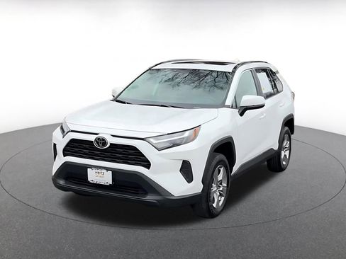 Used 2025 Toyota RAV4 XLE image 7