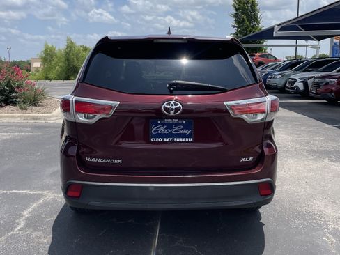 Used 2016 Toyota Highlander XLE FWD image 6