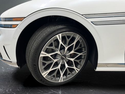 Used 2025 Genesis G90 3.5T AWD/4WD image 41