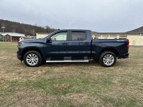 Used 2022 Chevrolet Silverado 1500 Custom image 3