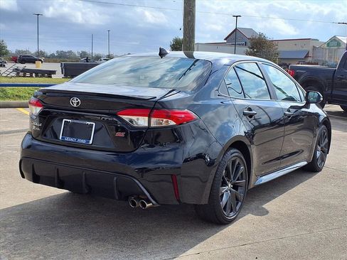 Used 2023 Toyota Corolla SE image 2