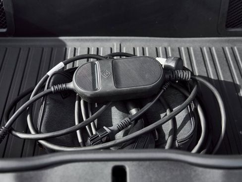 Used 2025 Rivian R1S Adventure image 16