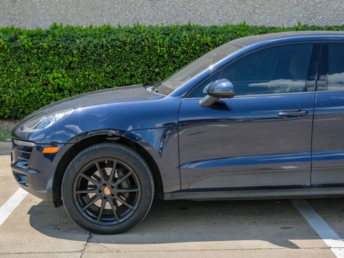 Used 2018 Porsche Macan image 12