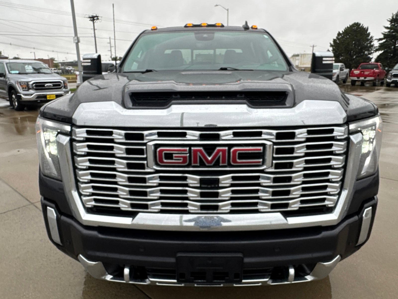 Used 2024 GMC Sierra 2500 Denali w/ Denali Reserve Package AWD/4WD image 3