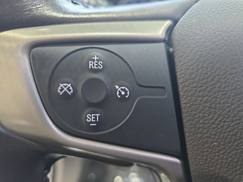Used 2020 GMC Acadia SLT FWD image 18
