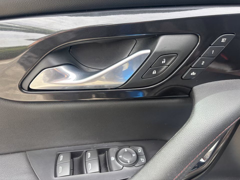 Used 2020 Chevrolet Blazer RS FWD image 40