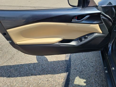 Used 2016 MAZDA MX-5 Miata Grand Touring RWD image 12