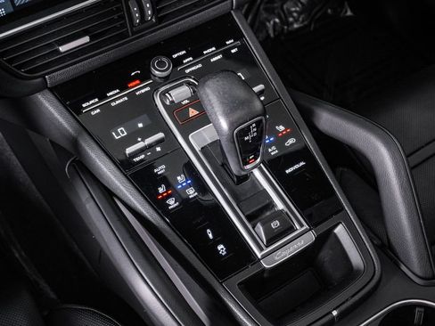 Used 2020 Porsche Cayenne E-Hybrid AWD/4WD image 24
