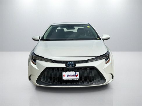 Used 2021 Toyota Corolla LE image 2