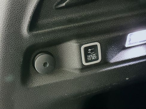 Used 2024 Jeep Grand Cherokee L Laredo image 31