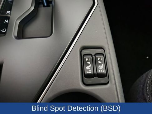 Used 2025 Subaru Crosstrek 2.0i Premium image 22