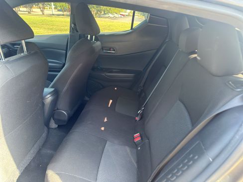 Used 2018 Toyota C-HR XLE FWD image 15
