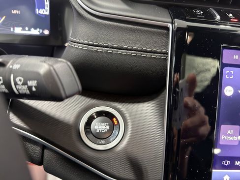 New 2025 Jeep Grand Cherokee Altitude image 29