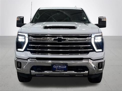 Used 2024 Chevrolet Silverado 3500 LTZ AWD/4WD image 4