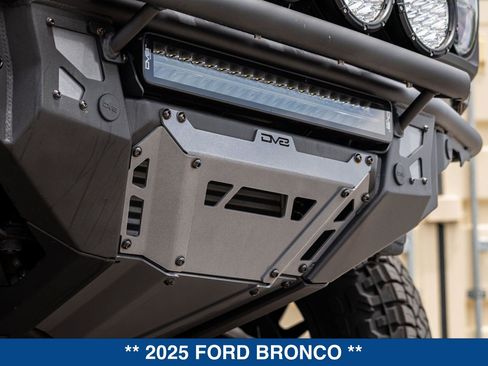 Used 2025 Ford Bronco Badlands AWD/4WD image 16