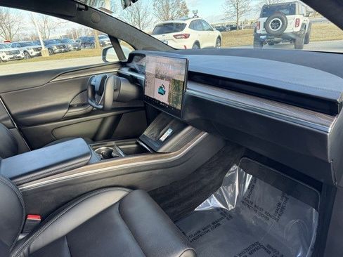 Used 2022 Tesla Model X image 30