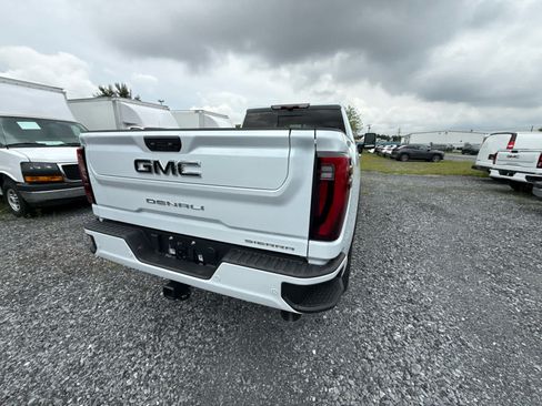 New 2026 GMC Sierra 2500 Denali Ultimate AWD/4WD image 14