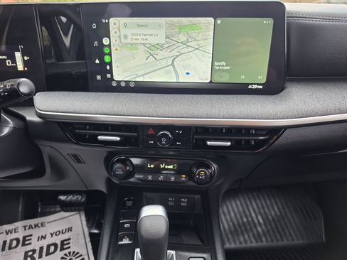 Used 2026 Nissan Kicks SV FWD image 29