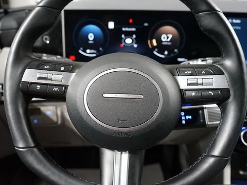 Used 2025 Hyundai Tucson Limited image 12