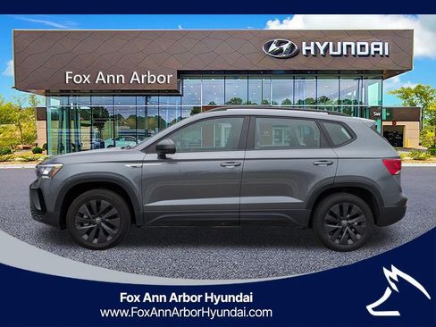 Used 2024 Volkswagen Taos S image 2