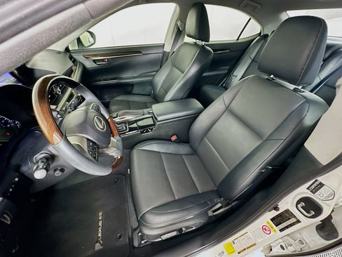 Used 2017 Lexus ES 350 w/ Navigation System Package image 13