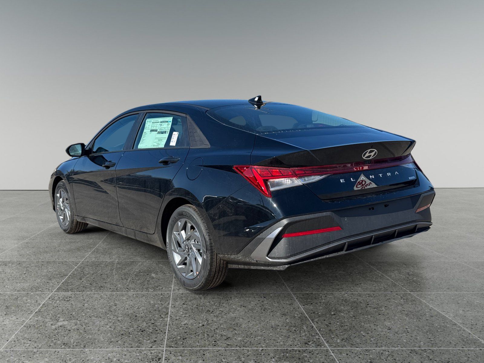 New 2026 Hyundai Elantra Hybrid FWD image 3