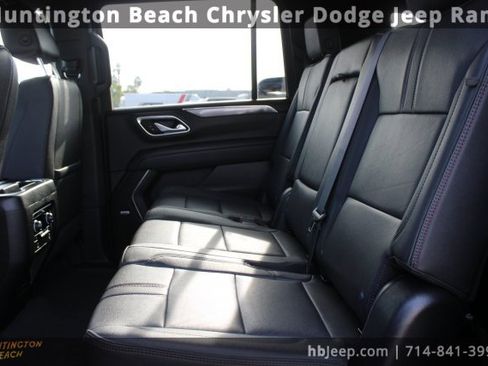 Used 2024 Chevrolet Suburban RST w/ Luxury Package image 35