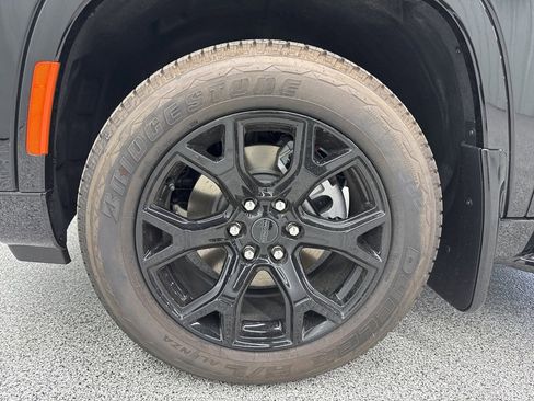 New 2025 Jeep Wagoneer L Series II w/ Convenience Group I image 11