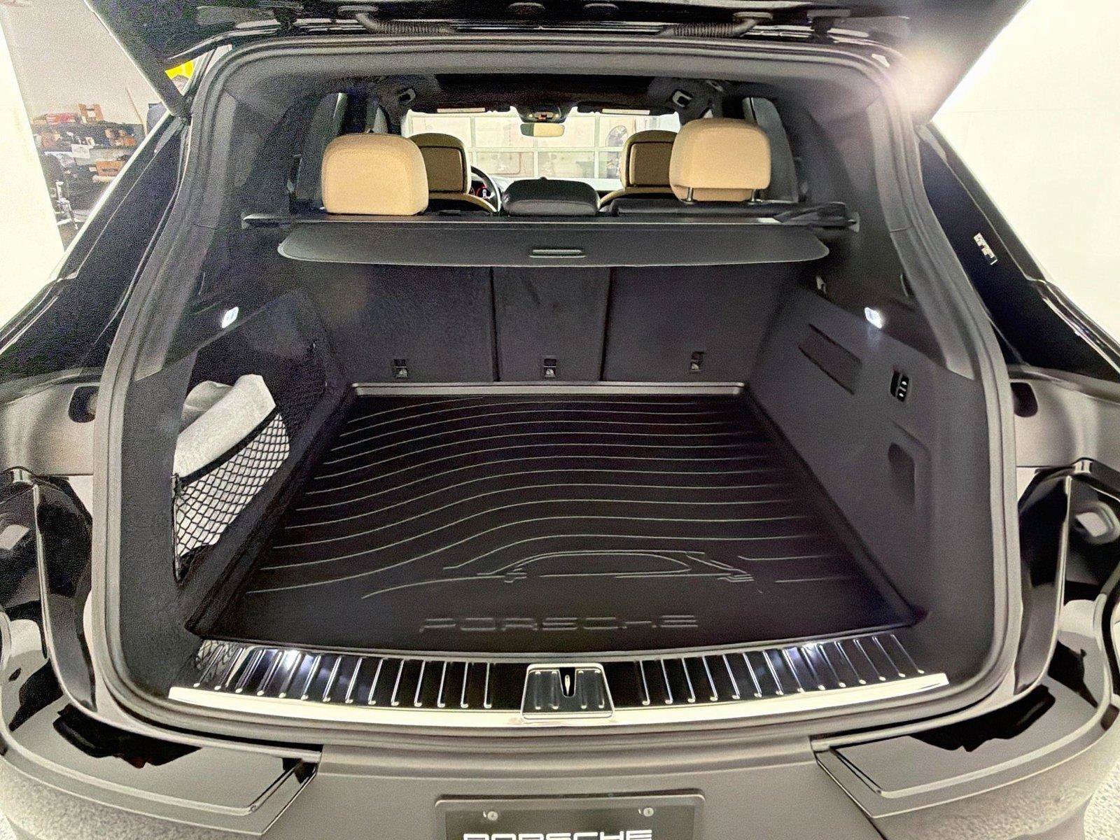 Certified 2026 Porsche Cayenne AWD/4WD image 36