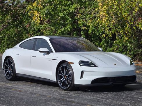New 2026 Porsche Taycan image 9