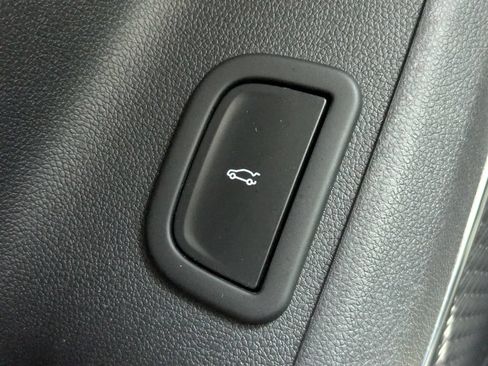 Certified 2024 Chevrolet Traverse RS FWD image 39