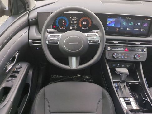 New 2026 Hyundai Tucson SE image 18