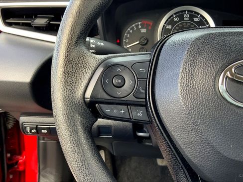Used 2021 Toyota Corolla LE image 23
