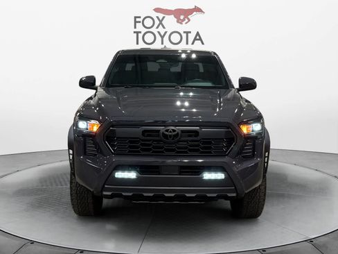 Used 2025 Toyota Tacoma TRD Off-Road AWD/4WD image 9