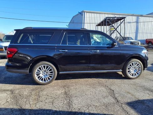 Used 2024 Ford Expedition Max Limited AWD/4WD image 2
