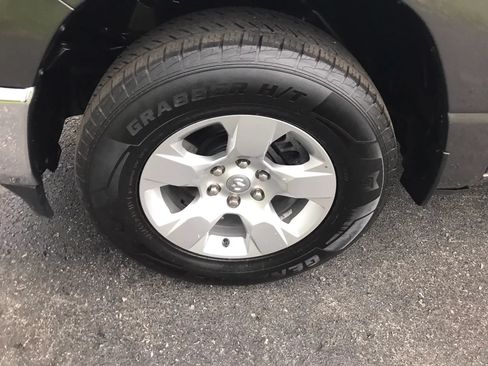 Used 2021 RAM 1500 Big Horn AWD/4WD image 49