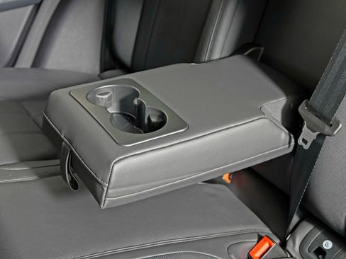 Used 2023 Land Rover Range Rover Evoque R-Dynamic S image 33