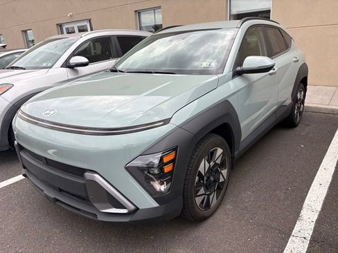 Used 2024 Hyundai Kona SEL FWD image 3