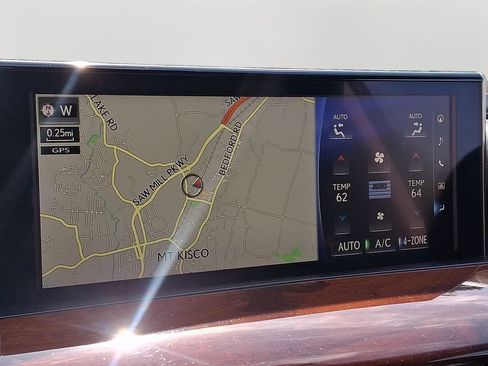 Used 2021 Lexus LX 570 4WD w/ Luxury Package image 17