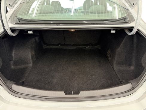 Used 2021 Chevrolet Malibu LT image 24