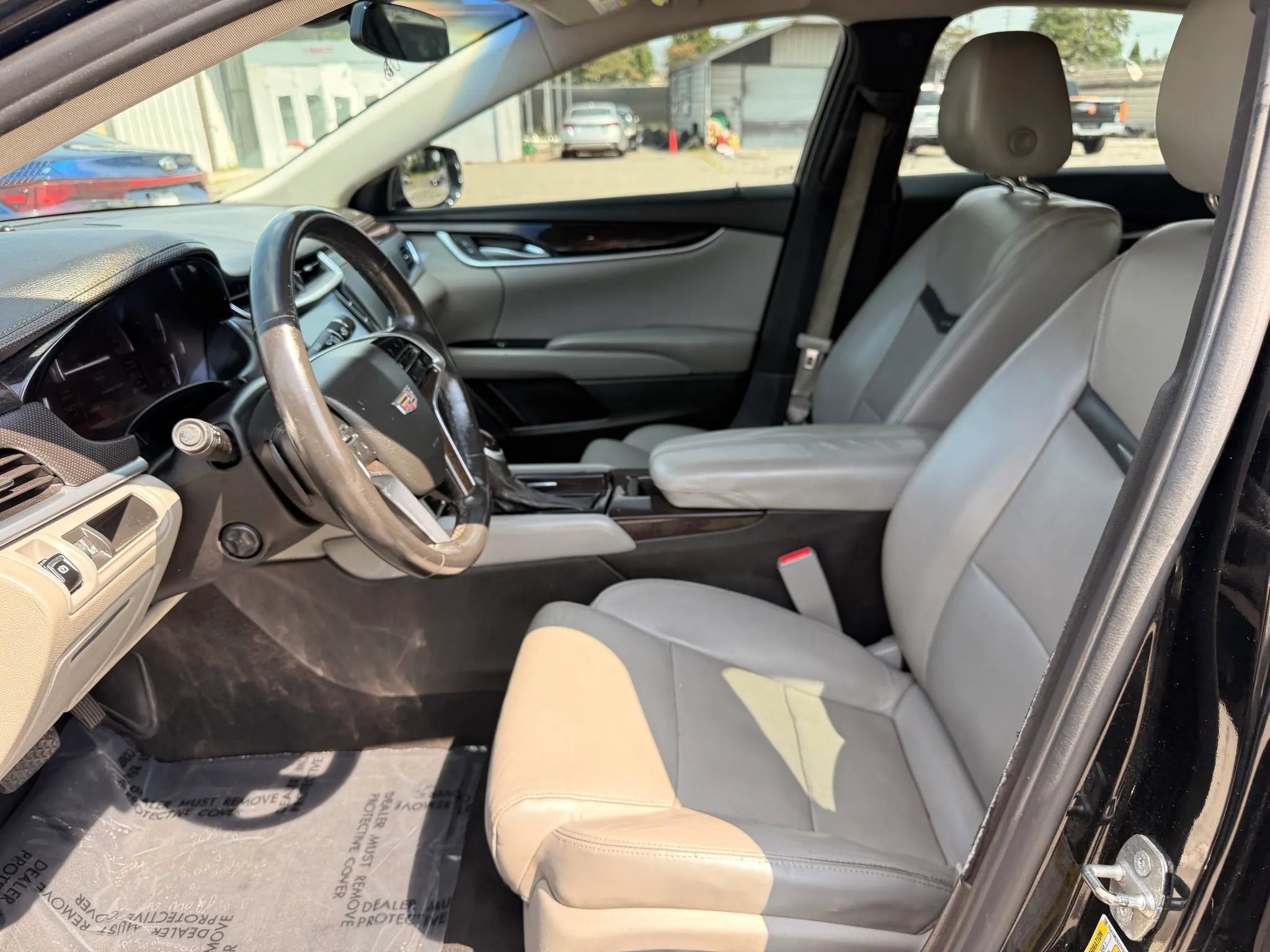 Used 2017 Cadillac XTS Luxury FWD image 2