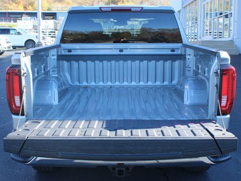 New 2026 GMC Sierra 1500 SLT w/ SLT Premium Package image 16