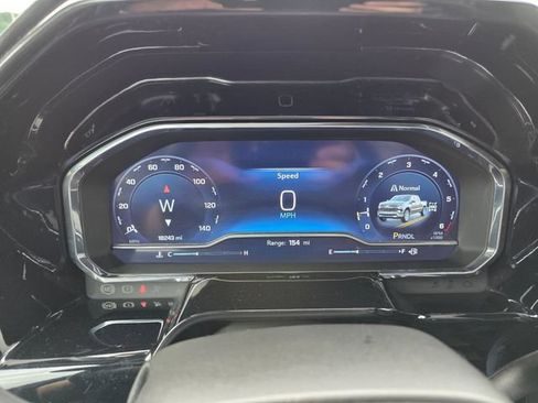 Used 2023 Chevrolet Silverado 1500 LT AWD/4WD image 28