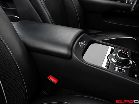 Used 2017 Rolls-Royce Dawn RWD image 33